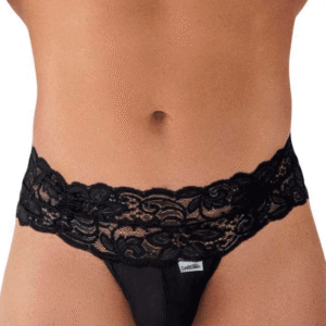 string en dentelle noire