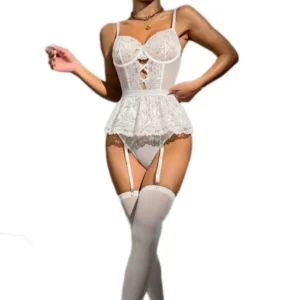Lingerie sexy en dentelle transparente, body ouvert pour femme, soutien-gorge ajouré, string érotique, porte-jarretelles, nuisette, collants