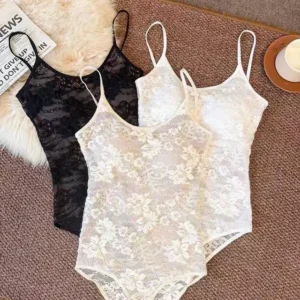 Body court en dentelle sexy pour femme, style Y2K, fines bretelles spaghetti, t-shirt décontracté, streetwear d'été, body tendance pour filles.