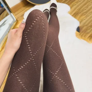 Collants basiques automne-hiver 2025 pour femmes, 100D, taille haute, élastiques, fins, opaques, soyeux, avec pieds, parfaits pour les fêtes.