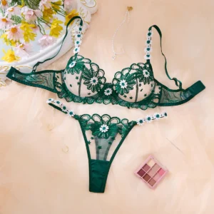Ensemble lingerie vert brodé sexy