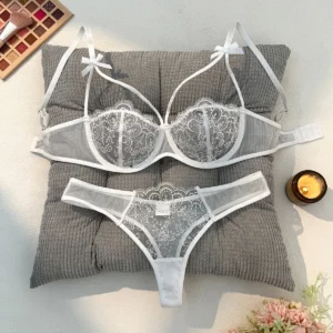 Ensemble de lingerie blanche sexy, une expérience de vie intime quotidienne à la fois pure et empreinte de séduction ZA824057